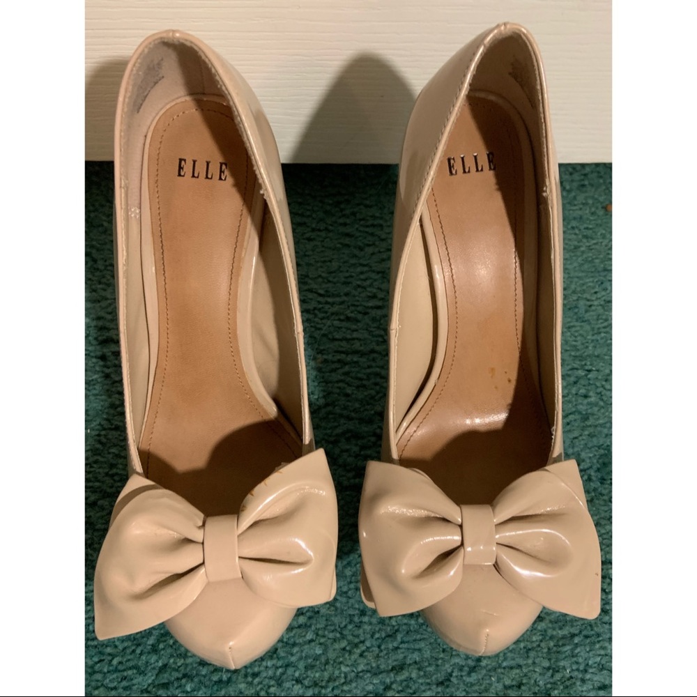 Tan bow detail heels